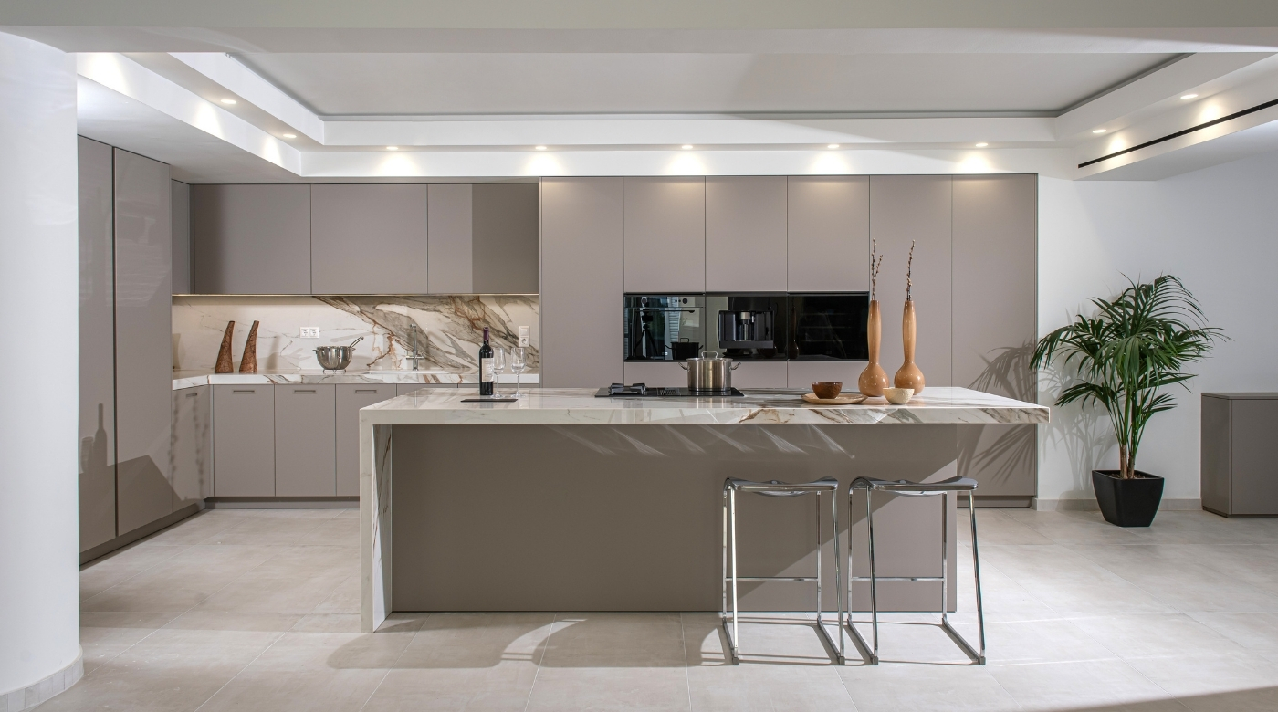 VENUS kitchen design by HOF